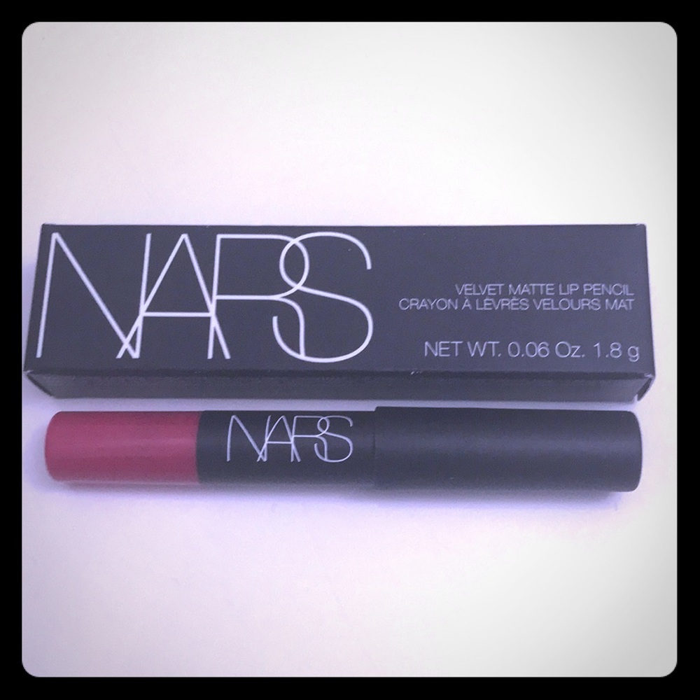 NARS velvet matte lip pencil in Let’s Go Crazy